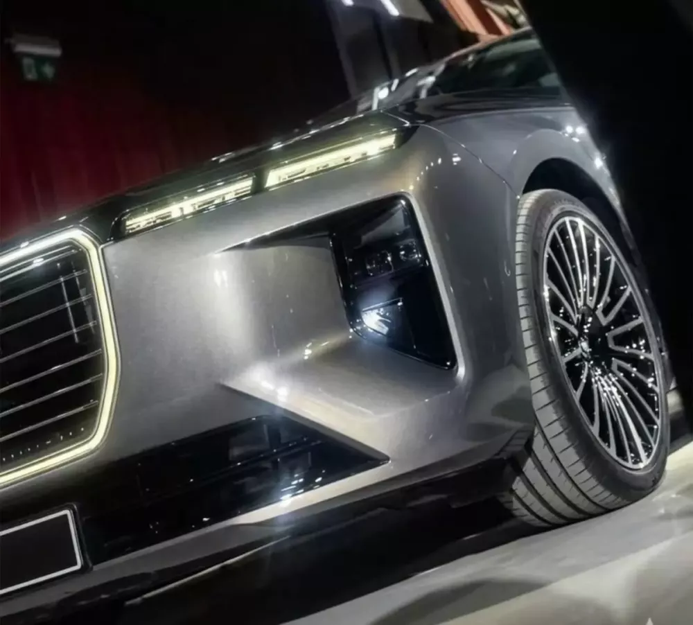 Bộ đôi BMW X5 và 7-Series đời mới rò rỉ "ảnh nóng" trước khi ra mắt trong tương lai gần - Ảnh 2.