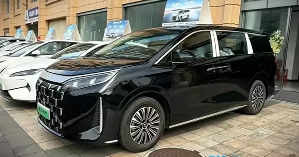 Phiên bản chạy dịch vụ với giá rẻ hơn của BYD M9 cập bến đại lý, chờ ngày bán ra