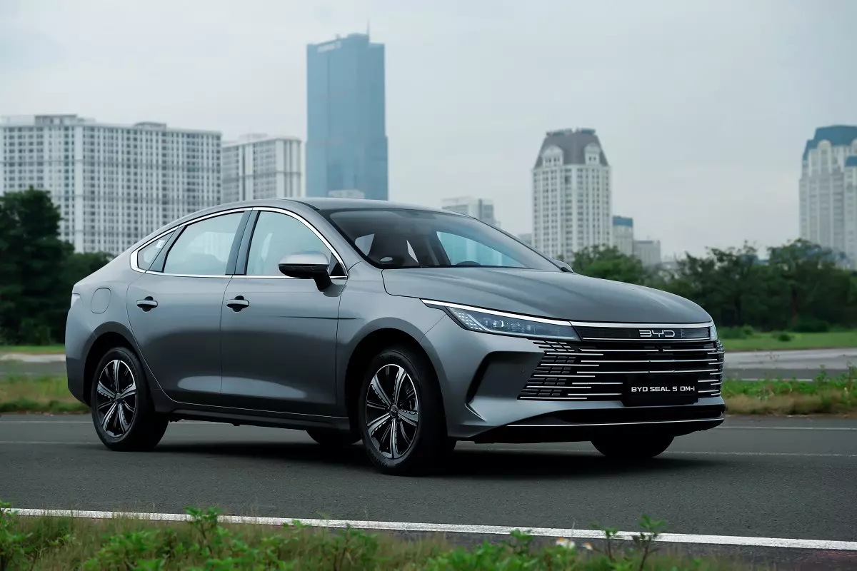 Chốt xe trước 30/6 này: Khách hàng BYD nhận ưu đãi trước bạ, tiền mặt và giải pháp sạc toàn diện  - Ảnh 1.