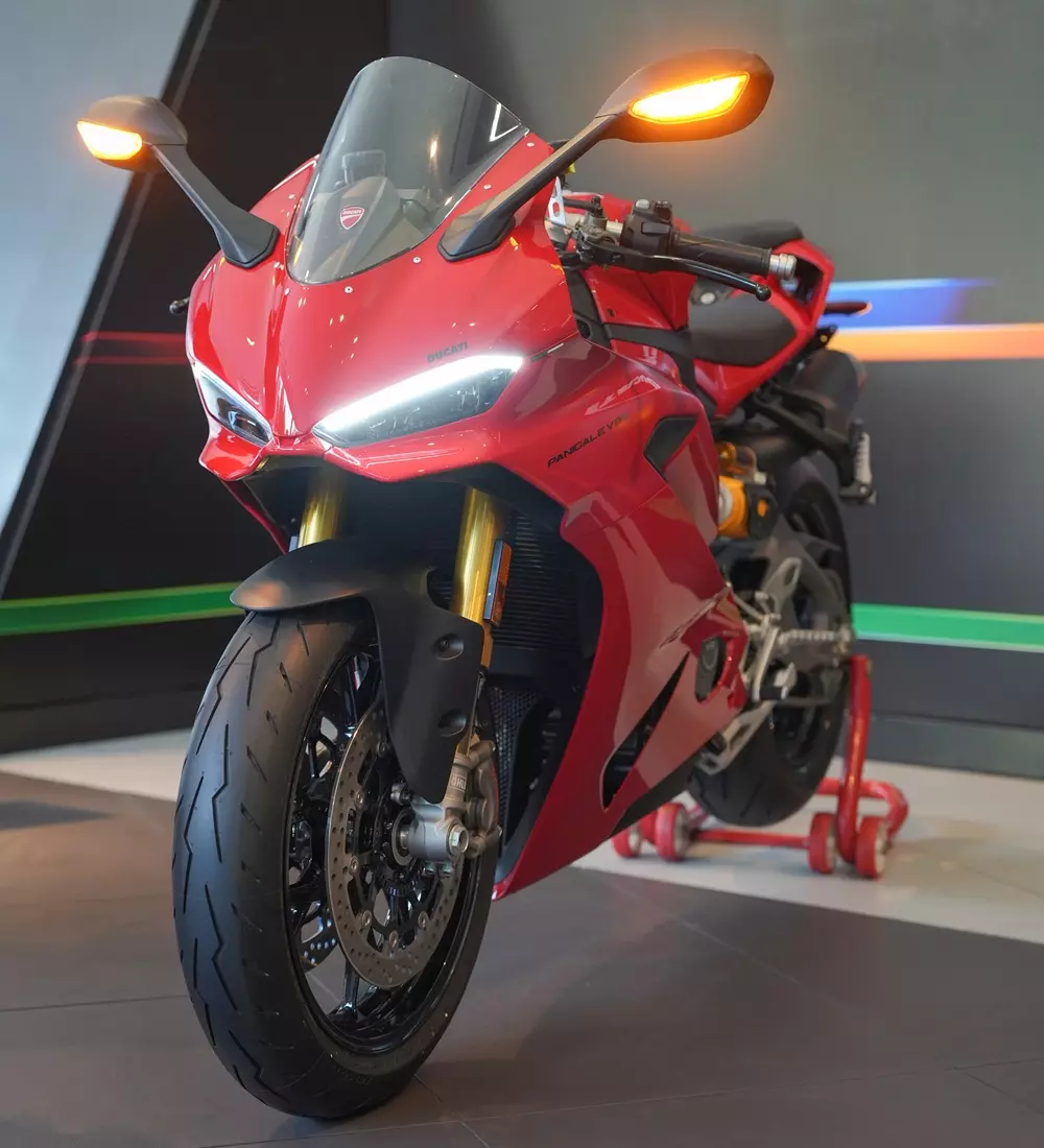 Ducati Panigale V2 S và Streetfighter V2 S ra mắt Việt Nam với động cơ V12, giá từ 629 triệu đồng - Ảnh 4. Ducati Panigale V2 S và Streetfighter V2 S ra mắt Việt Nam với động cơ V12, giá từ 629 triệu đồng - Ảnh 4.