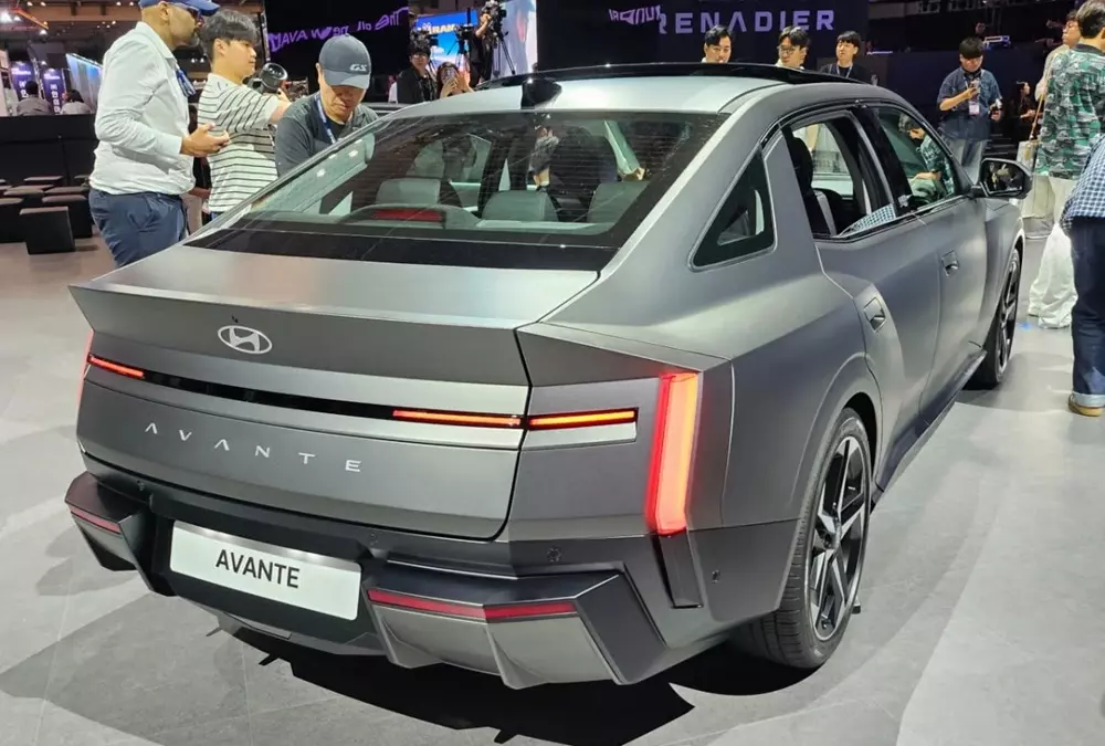 Hyundai Elantra 2027 được trang bị cụm đèn hậu hình chữ H