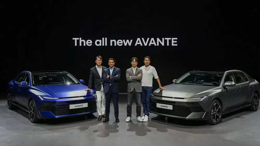 Hyundai Elantra thế hệ mới chính thức ra mắt
