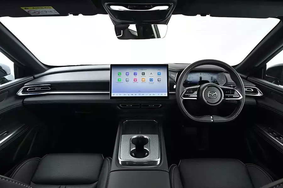 Mazda 6e với gói nội thất Premium Black