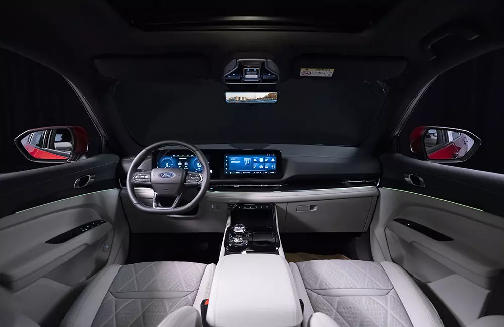 Nội thất của Ford Territory Platinum tiện nghi hơn các bản còn lại