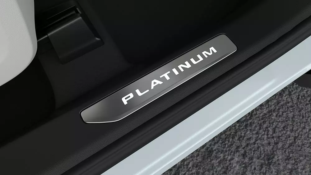 Ốp bệ cửa phát sáng của Ford Territory Platinum