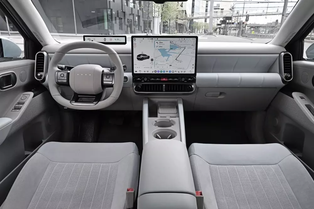 Khoang lái của Hyundai Ioniq 3 bản tiêu chuẩn