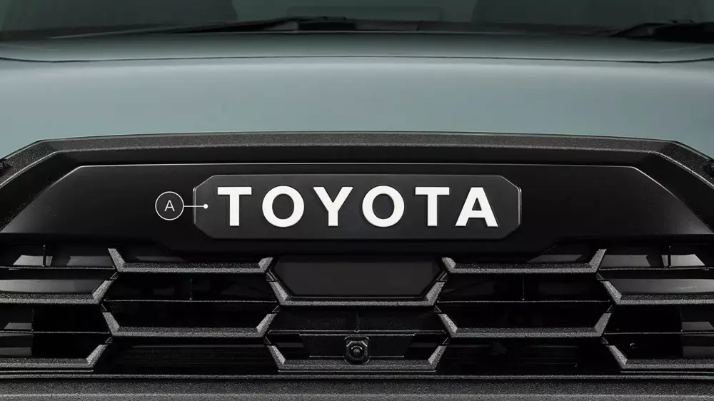 toyota-corolla-cross-z-adventure-2-860e Toyota Corolla Cross ra mắt phiên bản mang phong cách off-road, lấy cảm hứng từ Land Cruiser - Ảnh 6.