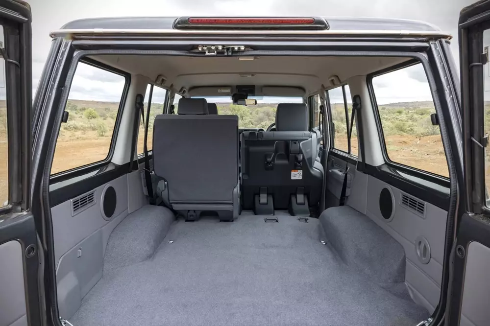 Xe địa hình "lão làng" Toyota Land Cruiser 70 trở lại thị trường sau khi nâng cấp động cơ - Ảnh 4.