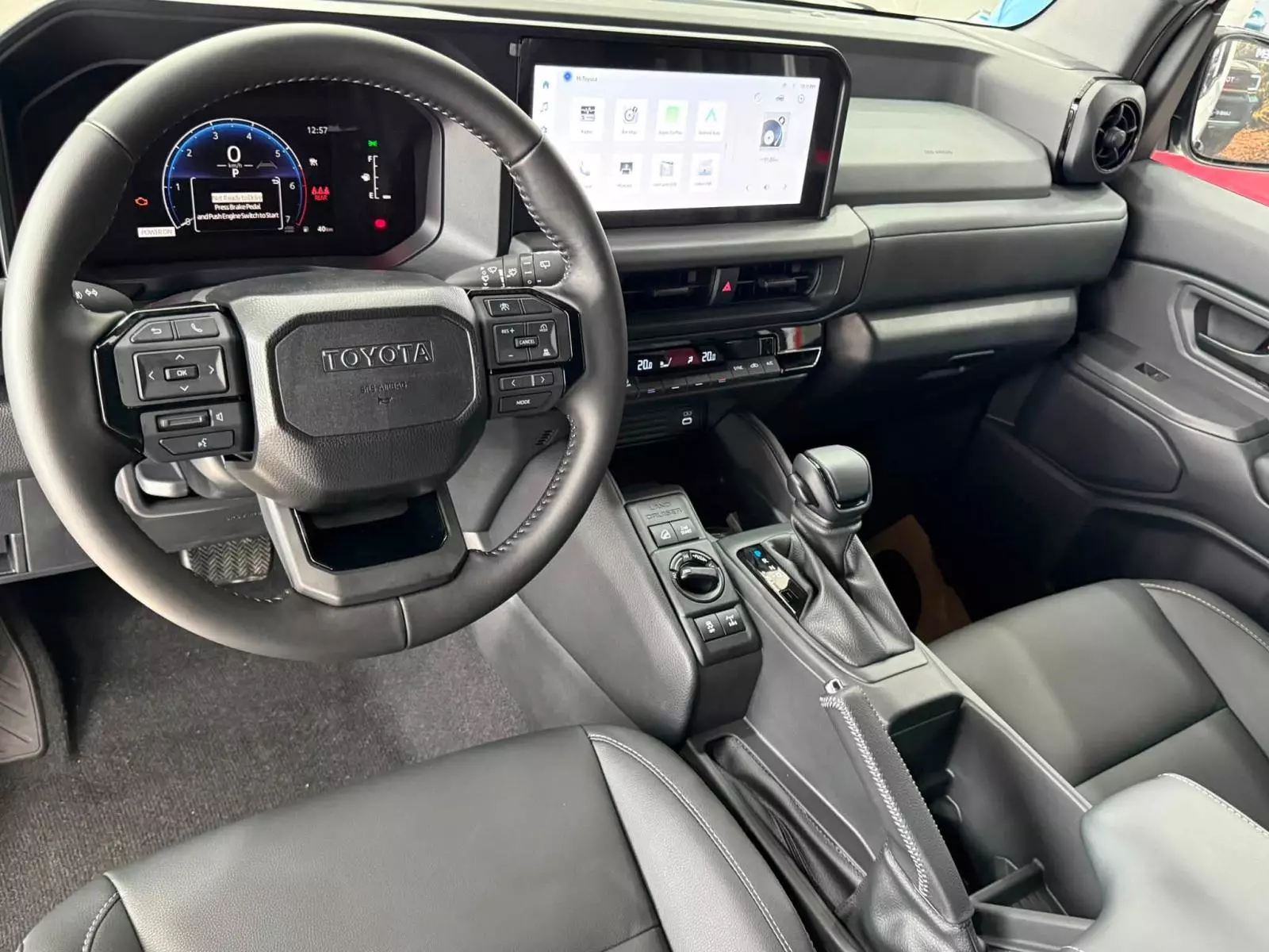 Toyota Land Cruiser FJ 1,198 tỷ đồng tại Việt Nam, làn gió mới cho khách hàng thích mạo hiểm phố thị - Ảnh 3.