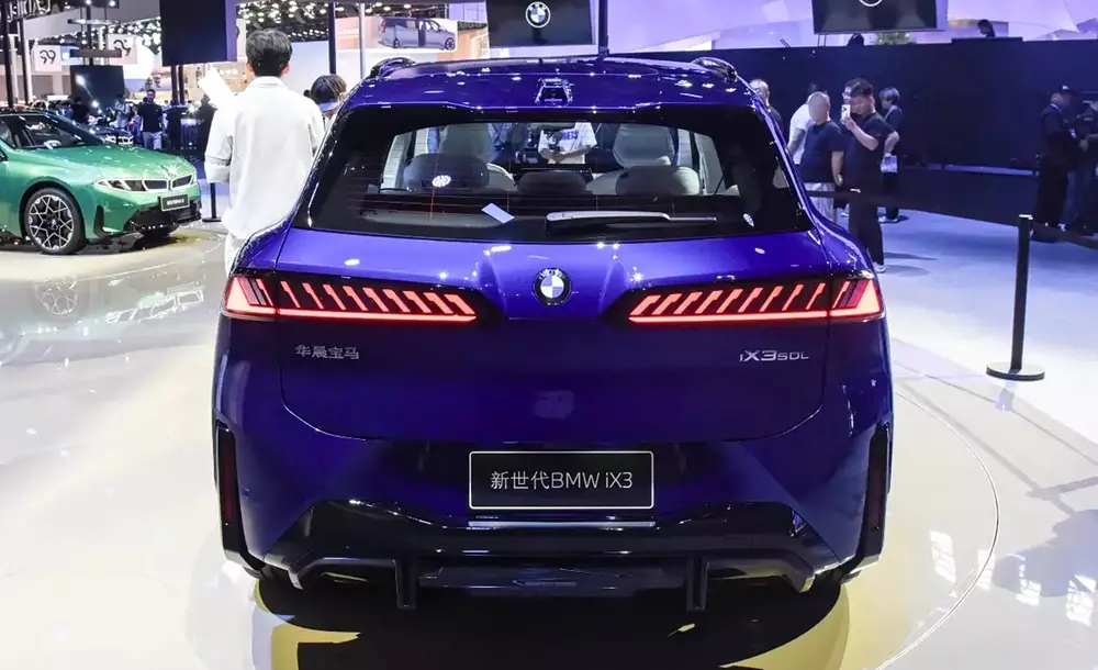BMW iX3 L 2026 có tính năng tự lái trên cao tốc và trong đô thị