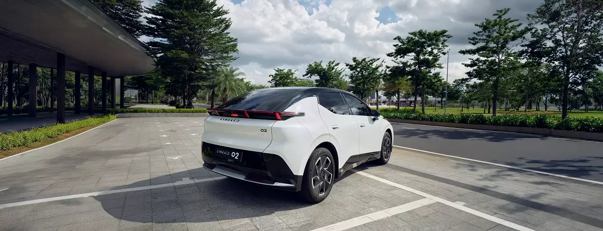 Lynk & Co 02 gia nhập Việt Nam, CUV coupe thuần điện giá khởi điểm 818 triệu đồng - Ảnh 2.