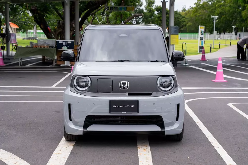 Honda Super-One có phạm vi di chuyển 205 km