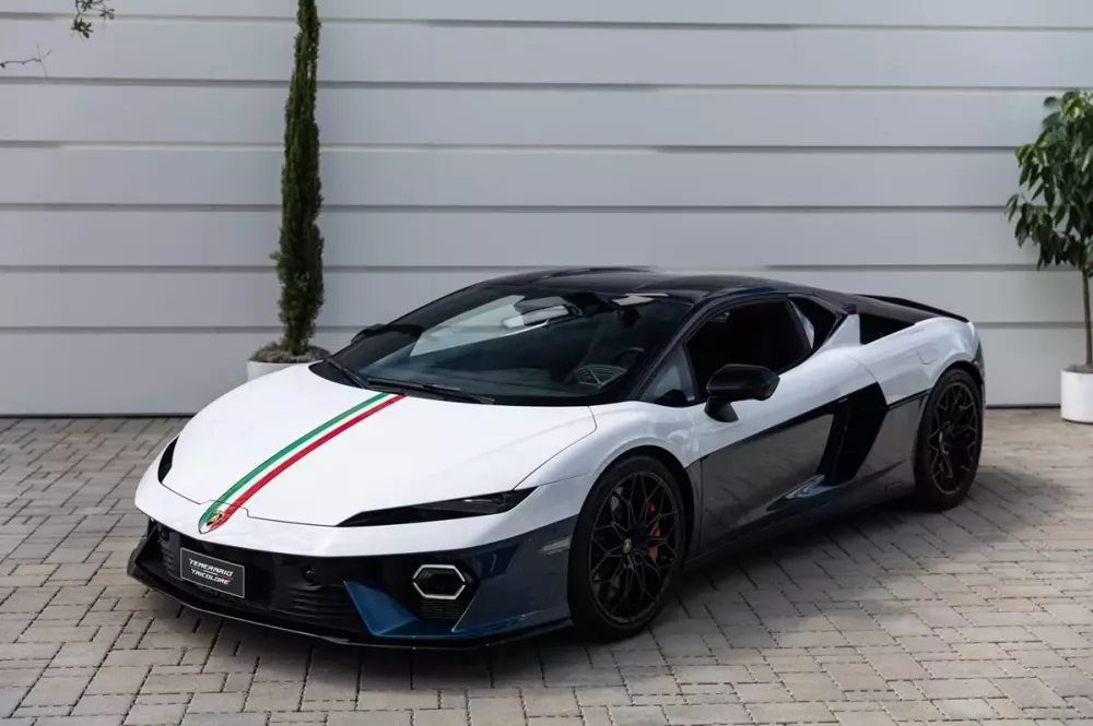 Siêu xe Lamborghini Tricolore trở lại sau 15 năm vắng bóng với sức mạnh gần gấp đôi - Ảnh 1.