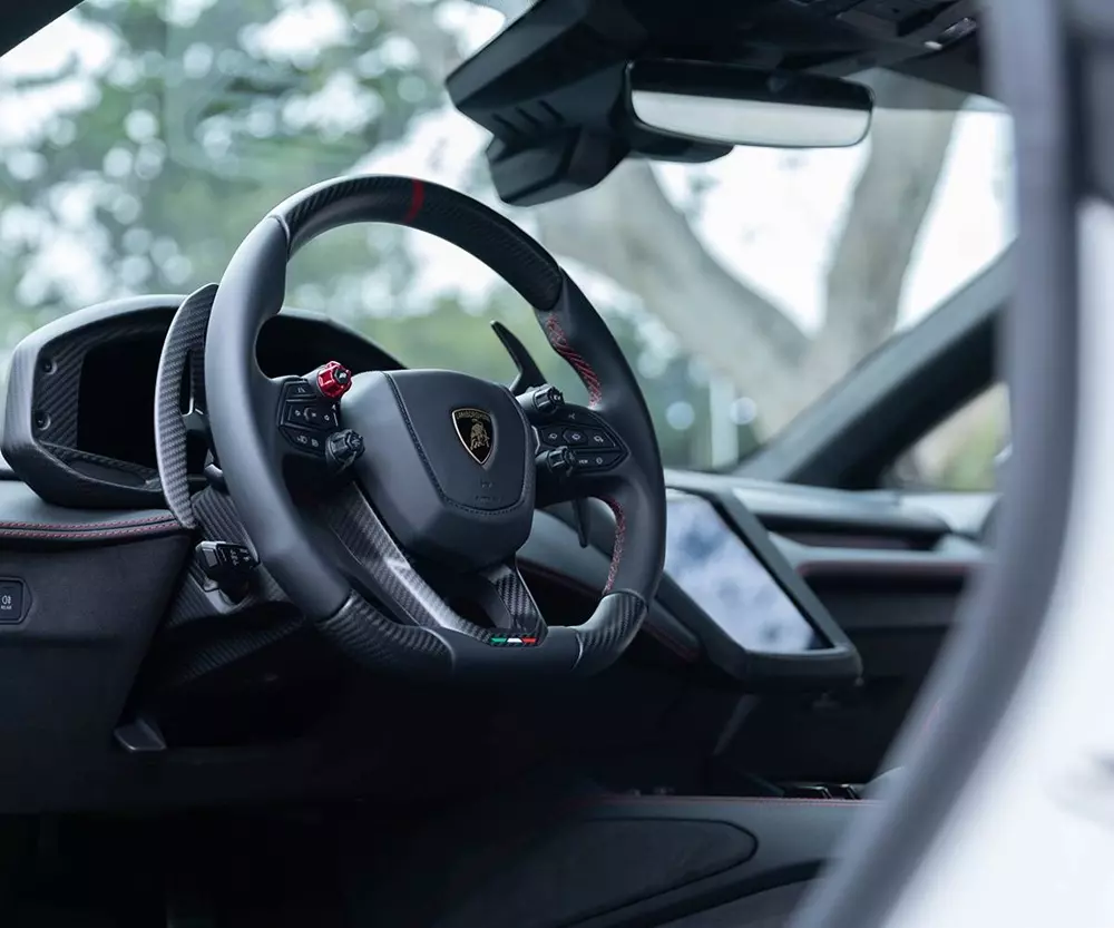 Siêu xe Lamborghini Tricolore trở lại sau 15 năm vắng bóng với sức mạnh gần gấp đôi - Ảnh 6.
