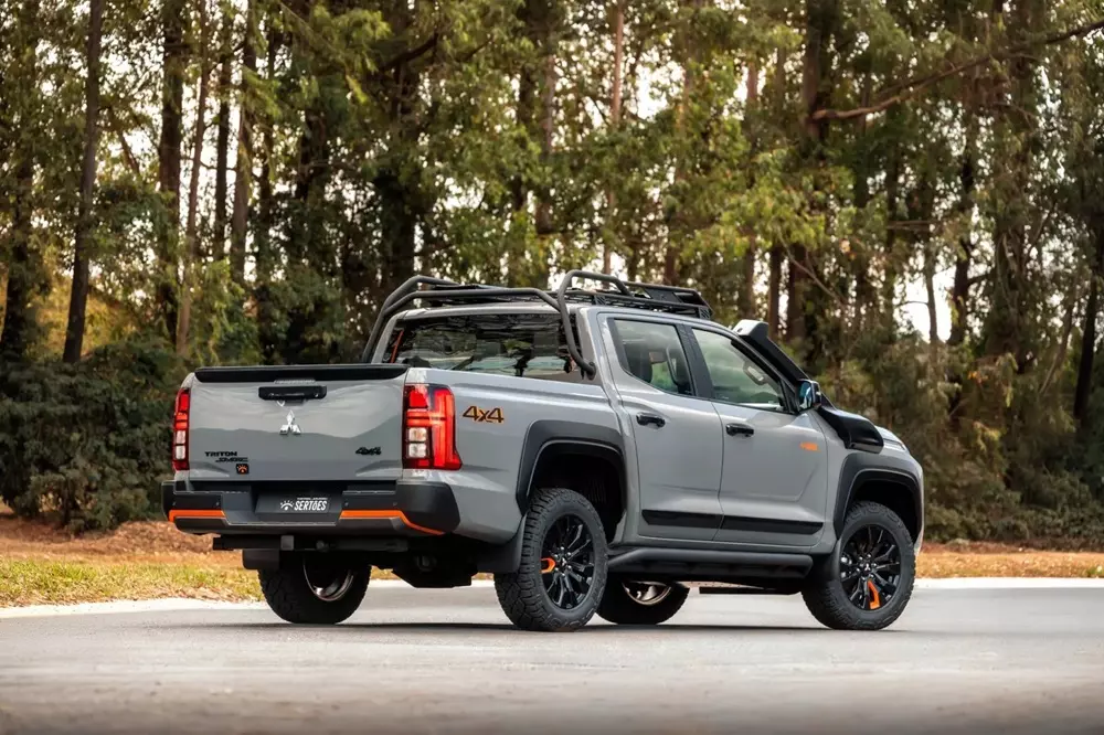 Ra mắt Mitsubishi Triton cứng cáp nhất từ trước đến nay với màu sơn xám xi-măng, giá không rẻ - Ảnh 8.