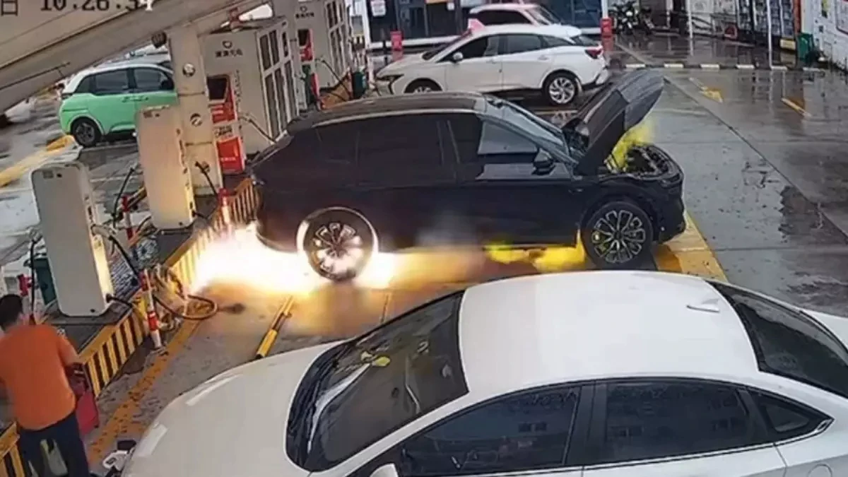 Zeekr 7X sắp bán ở Việt Nam bốc cháy tại trạm sạc, hãng lên tiếng giải thích