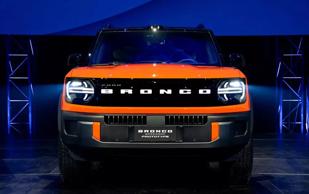 ford-bronco-basecamp-1-13ec Ford Bronco Basecamp là mẫu xe hướng đến nhóm khách hàng yêu thích các hoạt động ngoài trời