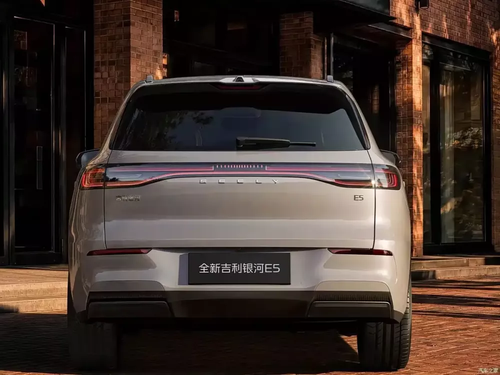 Geely EX5 mới chính thức lộ diện trước khi ra mắt vào ngày mai - Ảnh 4.