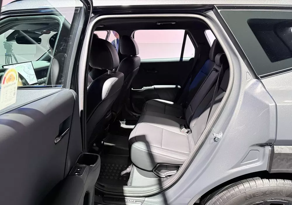 Hàng ghế sau khá rộng rãi của Hyundai Tucson 2027