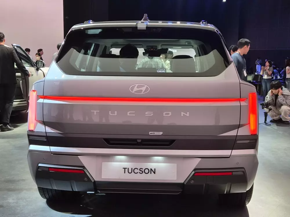 Hyundai Tucson 2027 nhìn từ phía sau