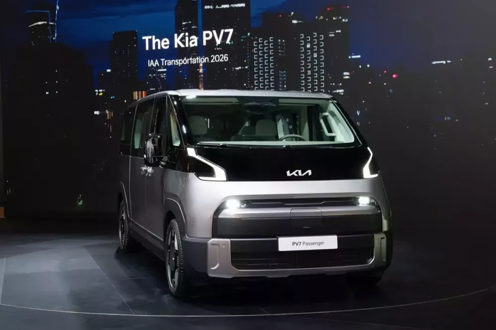 Kia PV7 trình làng, phả hơi nóng lên Ford Transit - Ảnh 1.