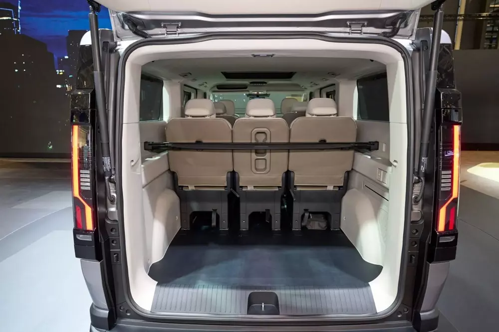 Kia PV7 trình làng, phả hơi nóng lên Ford Transit - Ảnh 13.