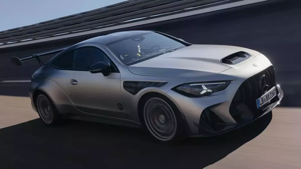 Vén màn xe đua đường phố Mercedes-AMG CLE 646 Spezialanfertigung với máy V8 mạnh mẽ - Ảnh 3.