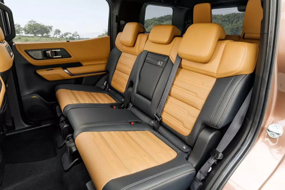 Bản tầm trung và cao cấp nhất của Mitsubishi Pajero 2027 chỉ được cung cấp nội thất 3 hàng ghế
