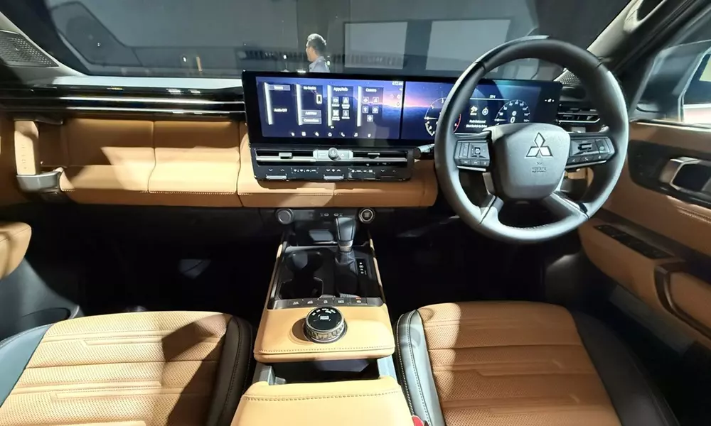 Nội thất của Mitsubishi Pajero 2027 bản Top