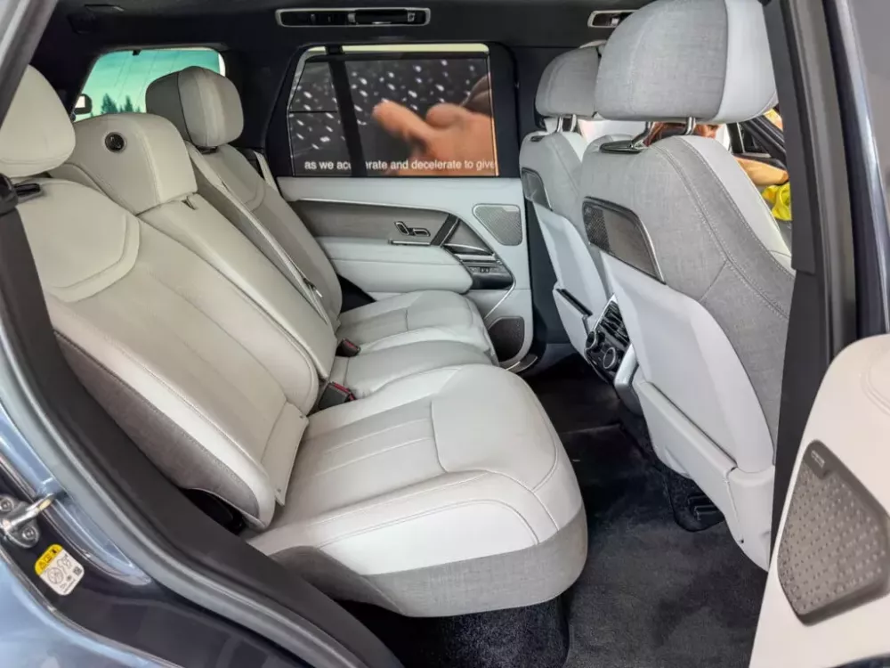 Hàng ghế sau của Range Rover Electric =