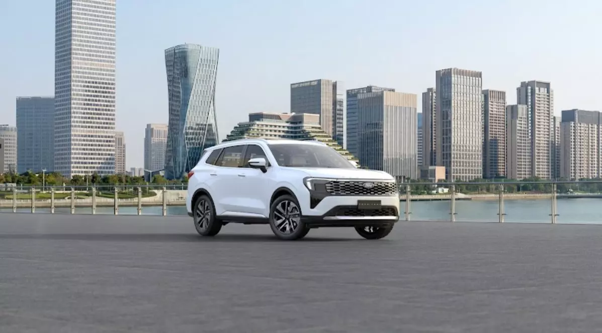 Ford Việt Nam phủ sóng ưu đãi trước bạ, mở rộng chuỗi sự kiện lái thử xuyên Việt trong tháng 9 - Ảnh 1.