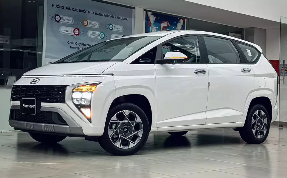 Hyundai Stargazer được giảm giá xuống chỉ còn từ 427 triệu đồng tại đại lý - Ảnh 1.