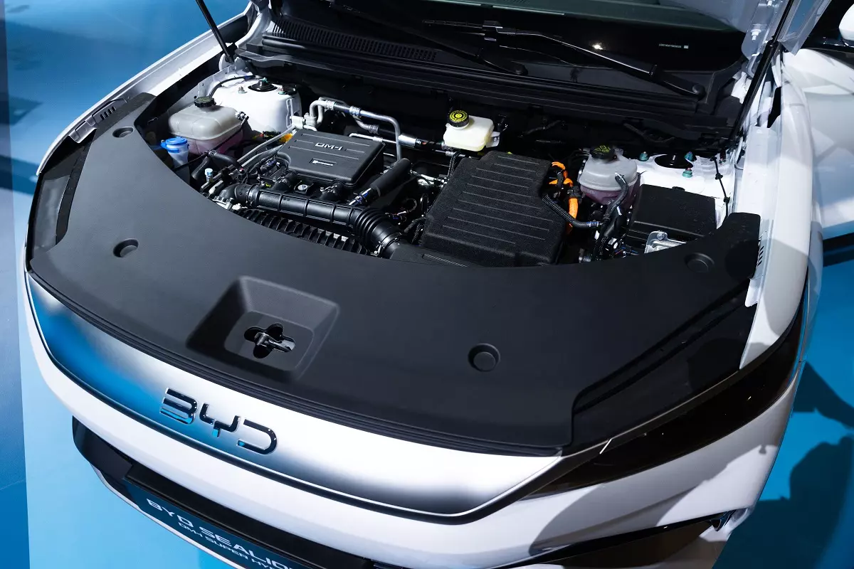 Chốt giá từ 659 triệu đồng, BYD Sealion 5 trở thành mẫu PHEV rẻ nhất Việt Nam - Ảnh 4.