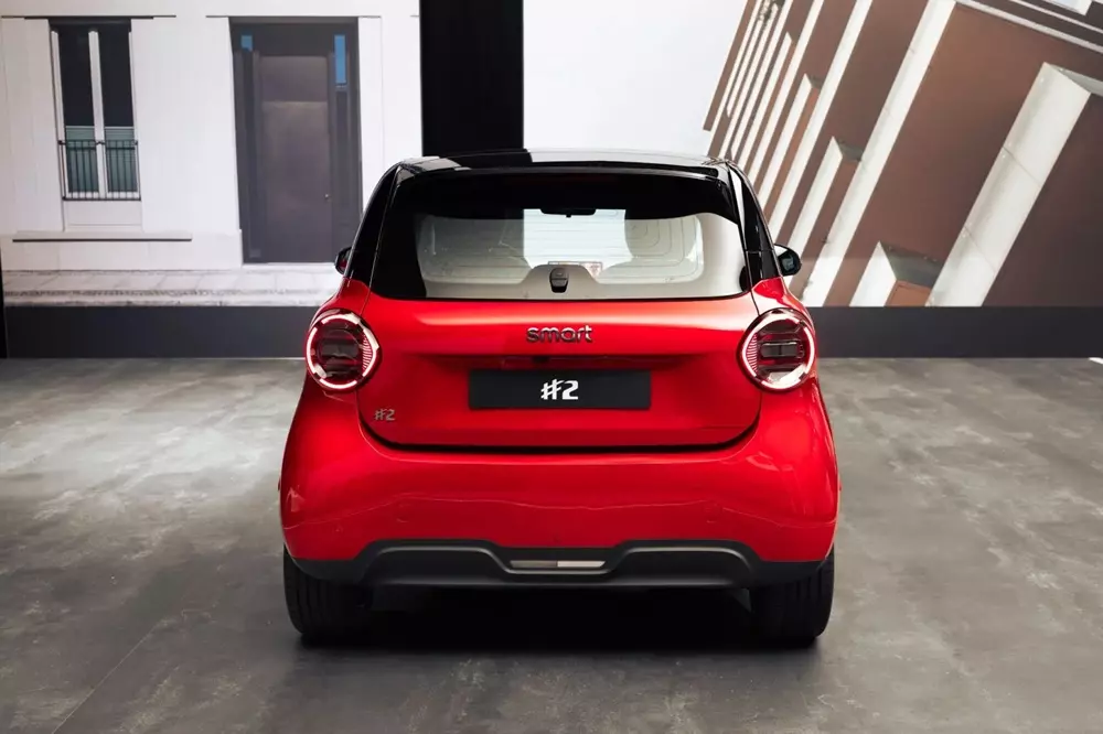 Smart #2 là sản phẩm kết hợp giữa Mercedes-Benz và Geely